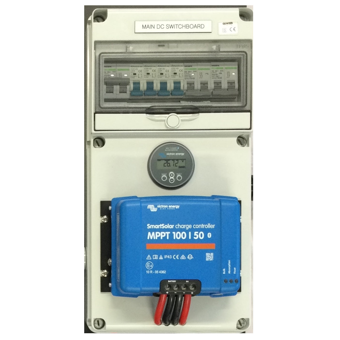 12/24V Distribution Box with Victon 100/50 MPPT & BMV